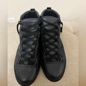 Mens Balenciga Shoe. These are dark navy blue. Size 45. No box.